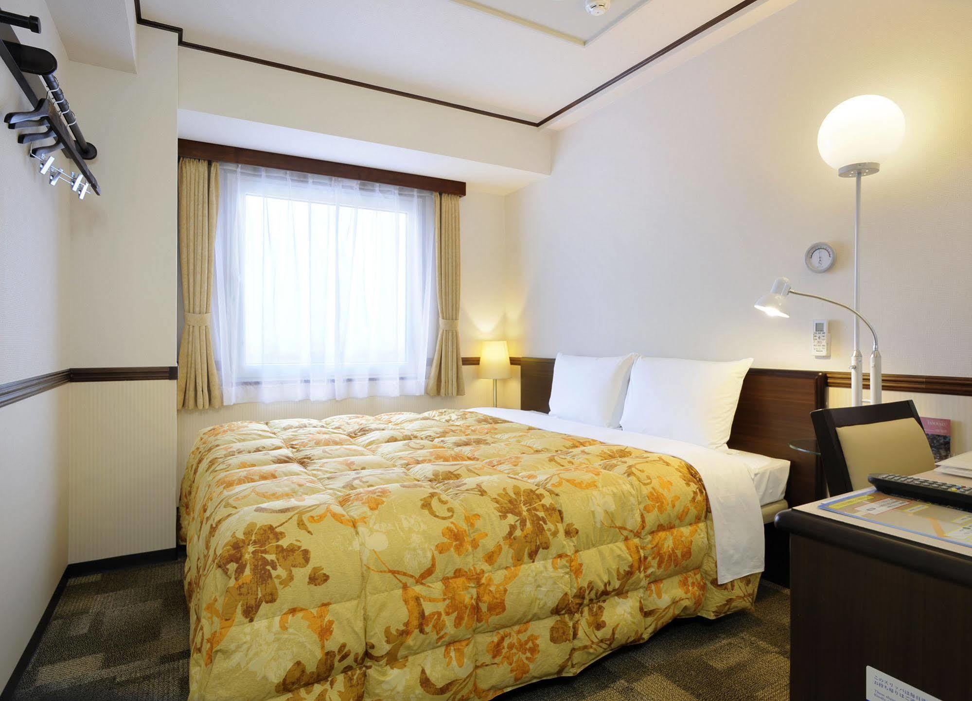 Toyoko Inn Tokyo Fussa Ekimae Higashi Guchi Hamura Ngoại thất bức ảnh